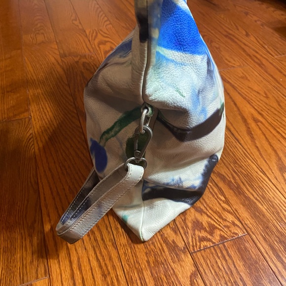 tie dye leather bag from Hungary. Toschendieb is a German brand. - Picture 4 of 11